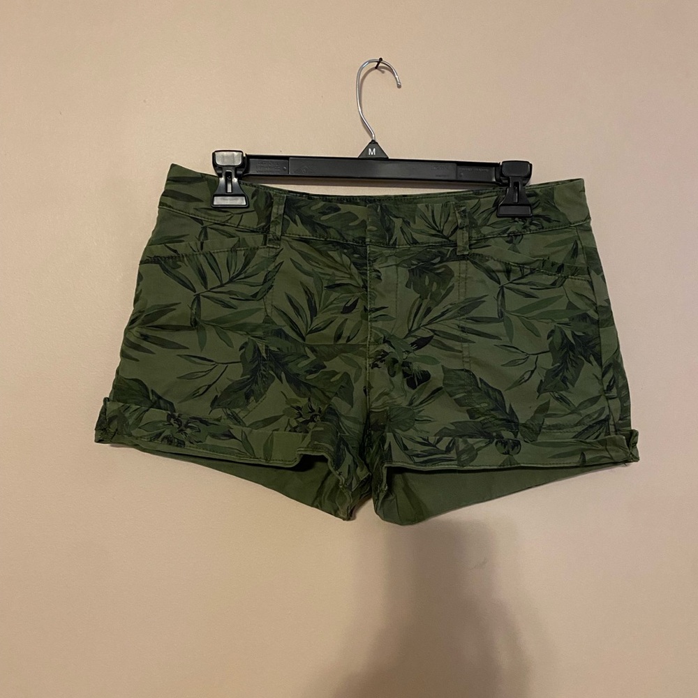 Old Navy Green Tropical Print Women's Cargo Shorts